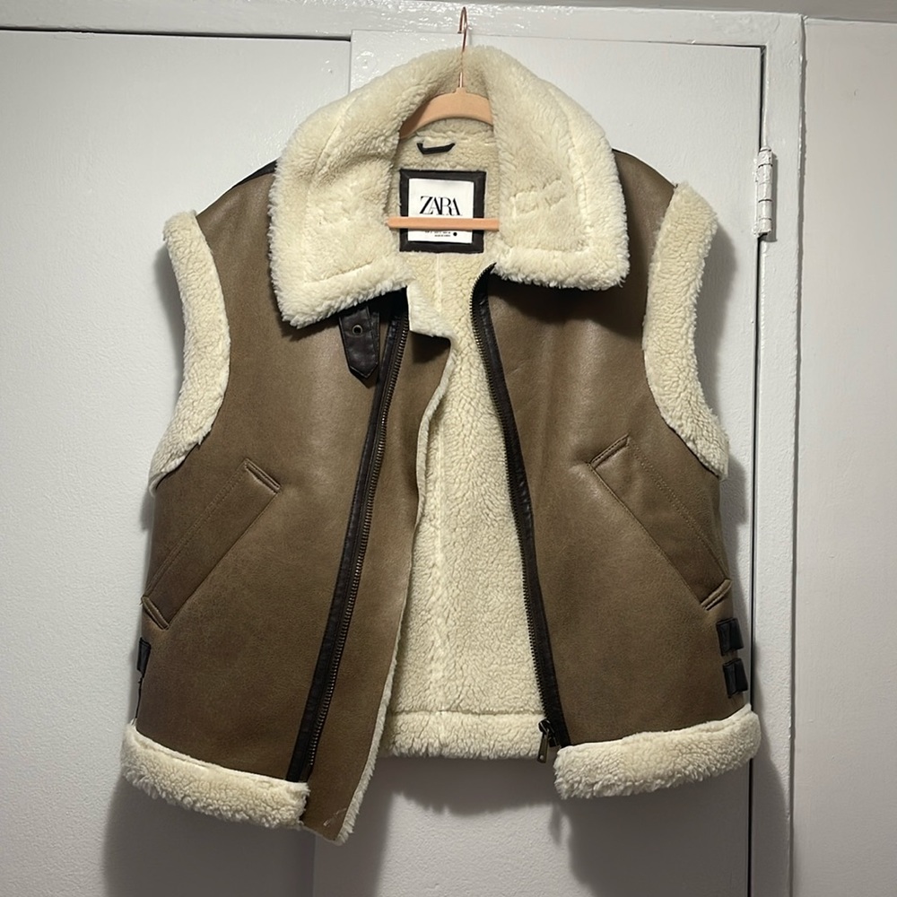 Zara European size small, USA size small, Mexico size 26 faux shearling vest